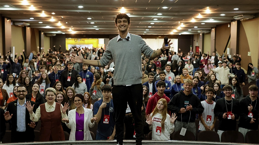 Rodrigo Solano palestra em Francisco Beltr&atilde;o - Feira de Profiss&otilde;es do Idea Mentes Jovens